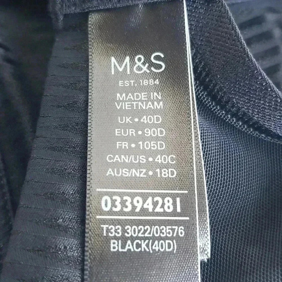 Mark & Spencer Black 40C lightly lined Bra - Picture 3 of 9